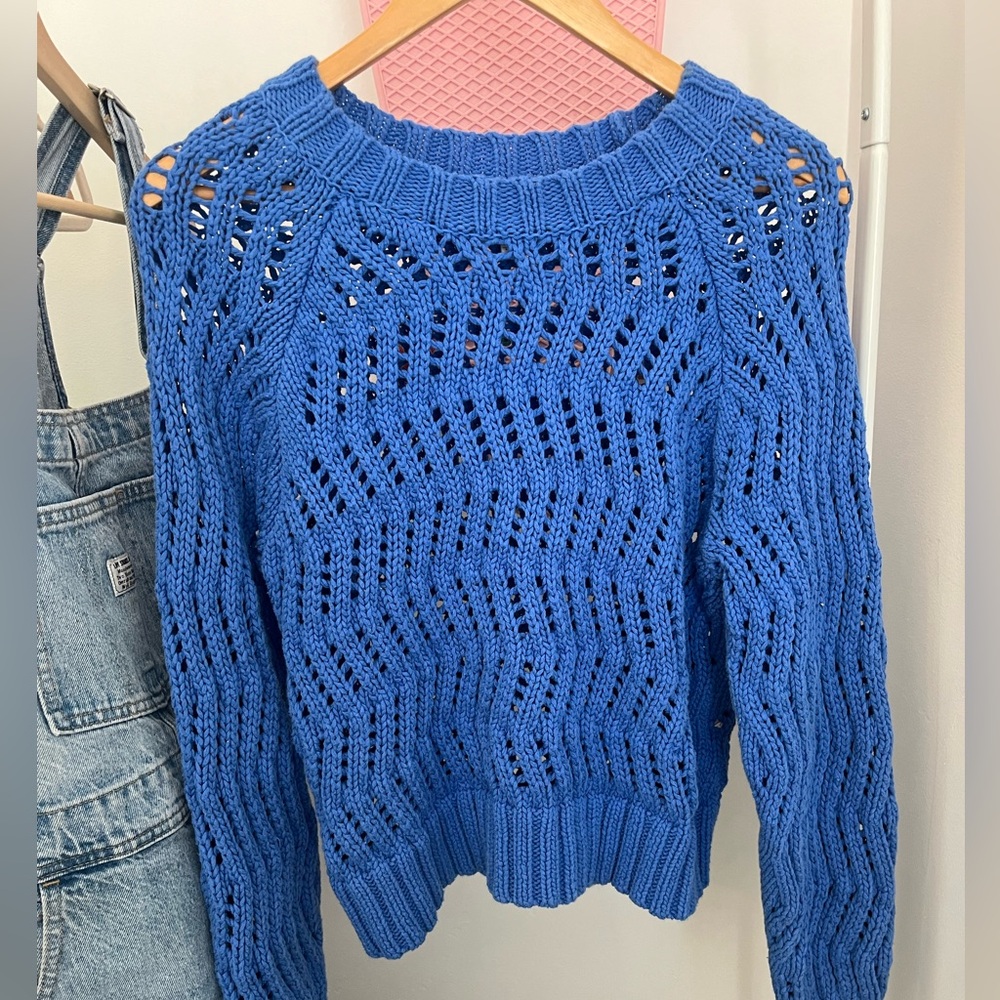 American eagle sweater